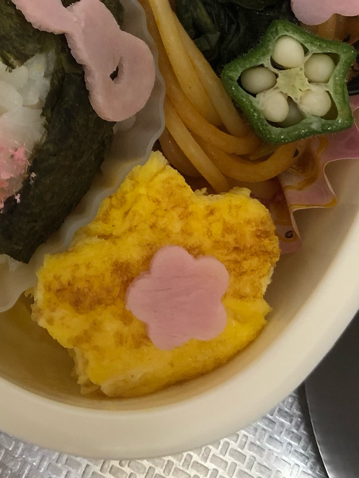 卒園・進級キャラ弁♡桜の卵焼き