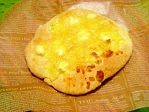 ホットケーキミックス☆Wチーズなスイートピザ？パン