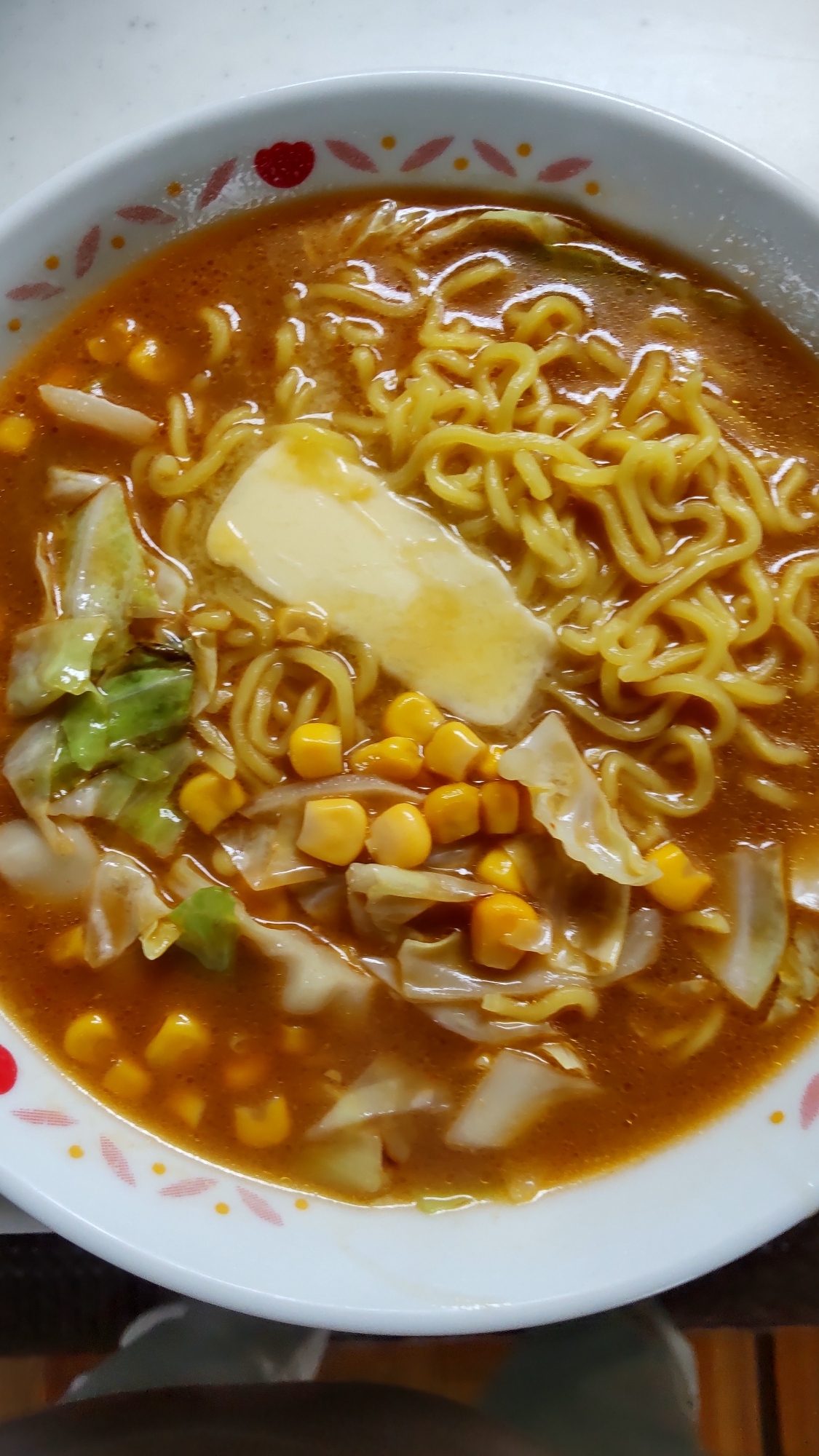 市販の味噌ラーメンでコーンバターラーメン