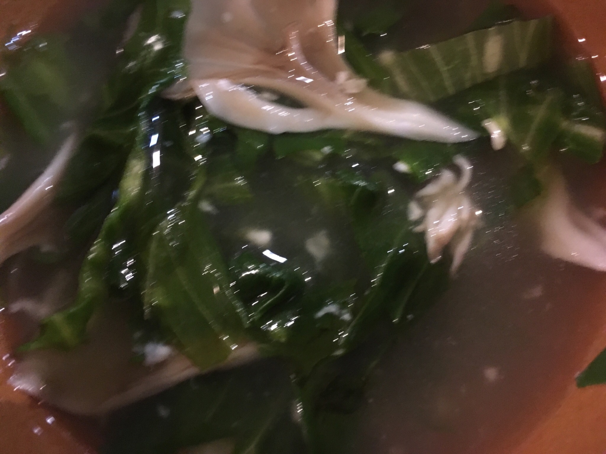 レタスと舞茸の中華スープ