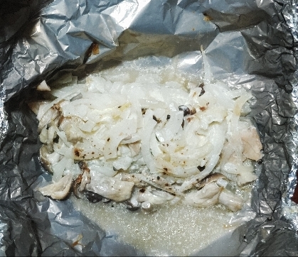 マヨ玉ねぎたっぷり♪ 鮭のホイル焼き☆