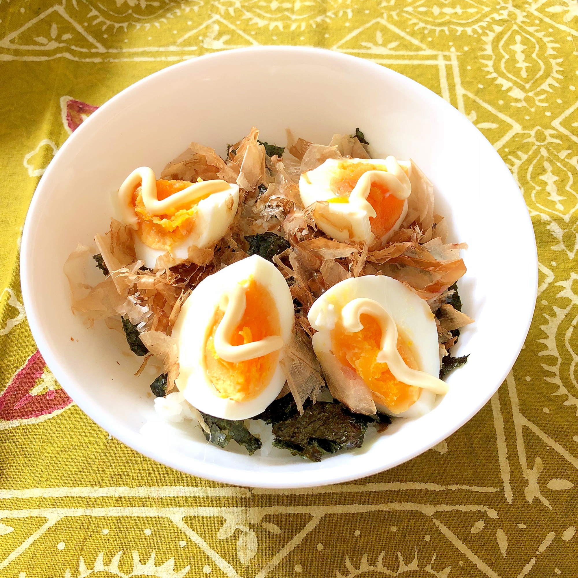 海苔とかつお節、茹でたまごのマヨ麺つゆどんぶり♪