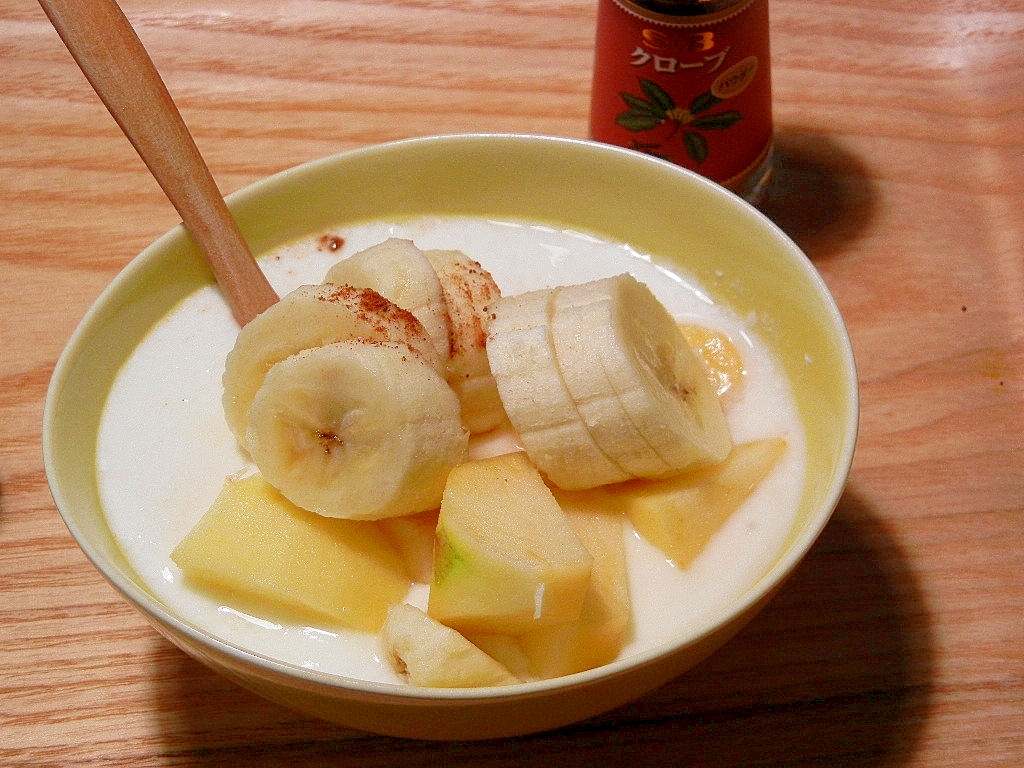 スパイス香る クローブとリンゴとバナナのヨーグルト レシピ 作り方 By Kon9093 楽天レシピ