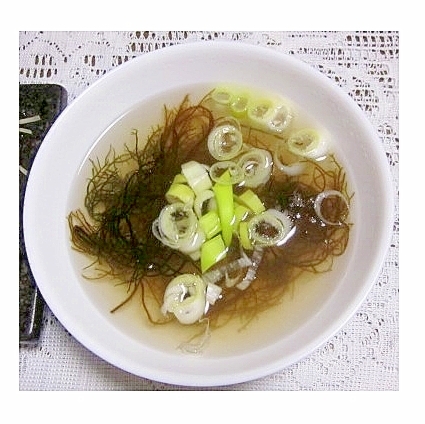 もずくとねぎのスープ