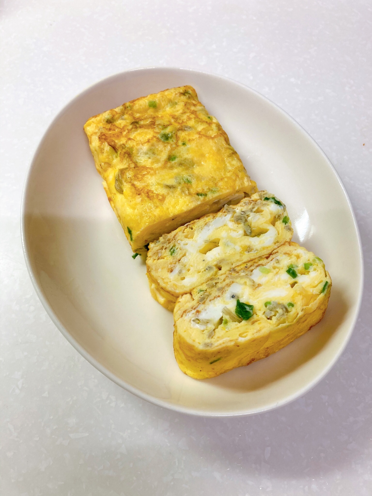 カルシウムたっぷり☆牛乳とちりめんジャコの卵焼き