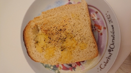 おはようございます(*^-^)
本日の朝食に作りました♥️
ニンニク香って美味しいですねv(*´>ω<｀*)v
また作りたいです！