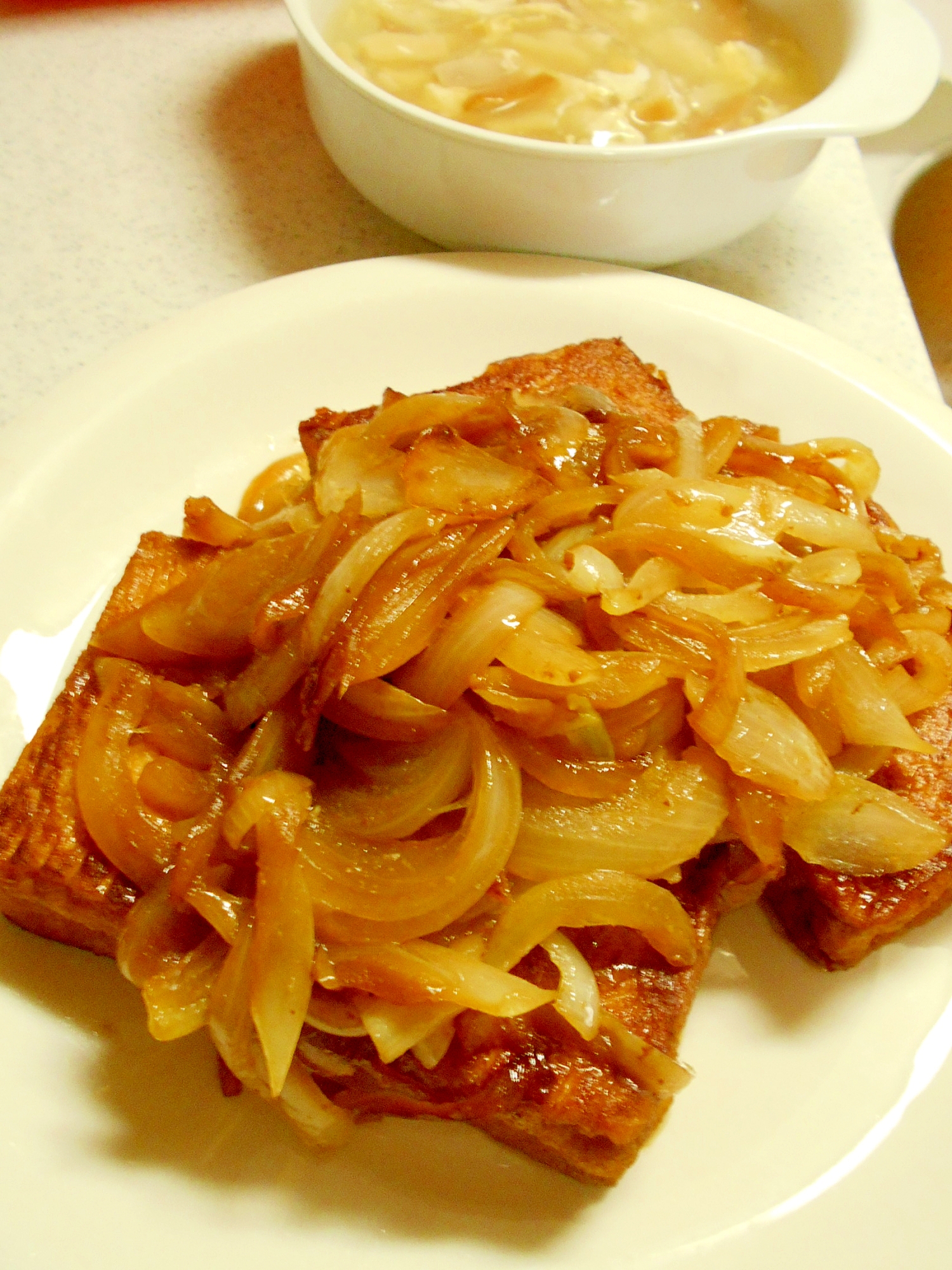 たっぷりマヨ醤油玉ねぎで旨っ！厚揚げステーキ