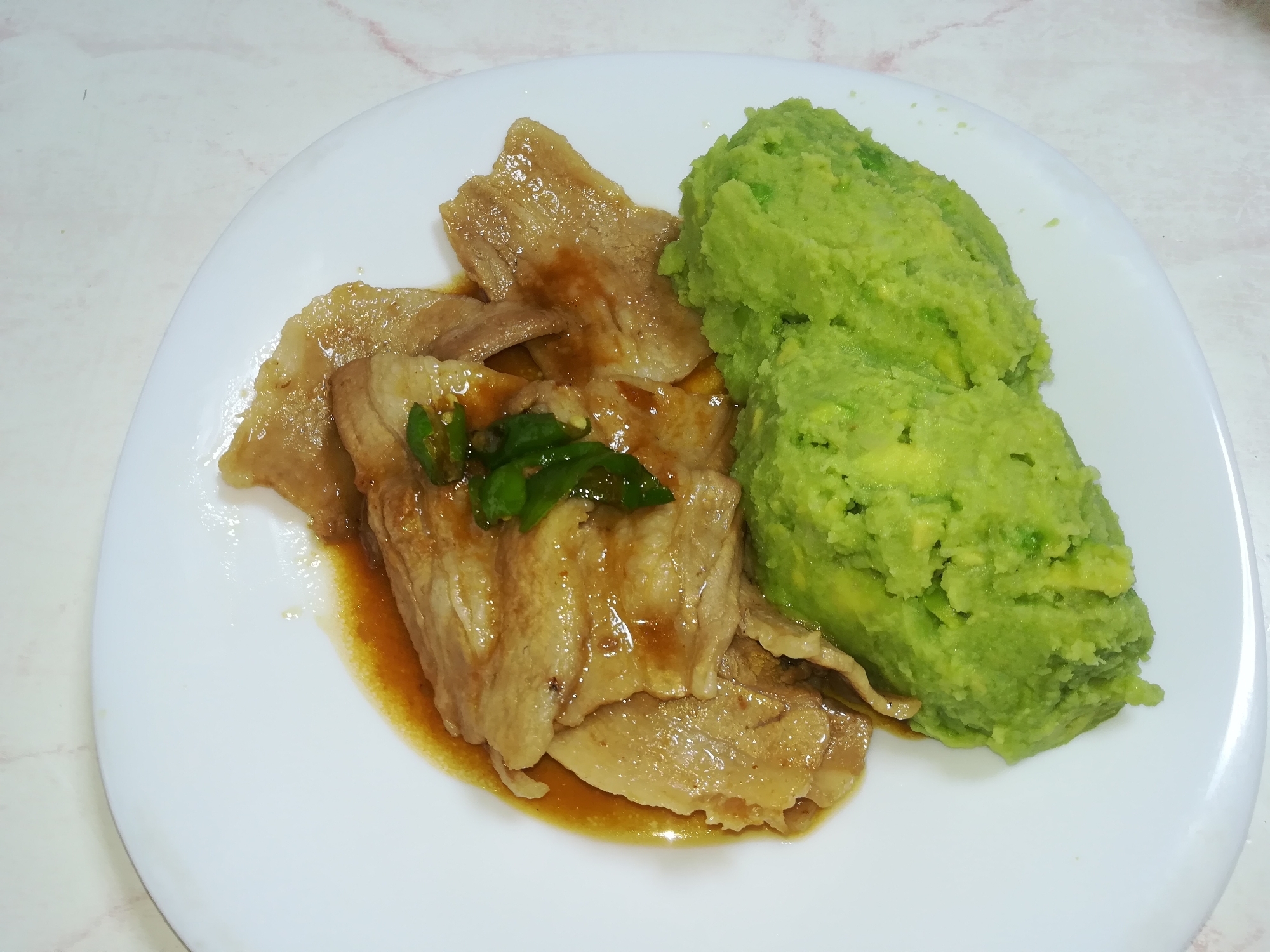 簡単！焼き肉とアボカドマッシュポテト