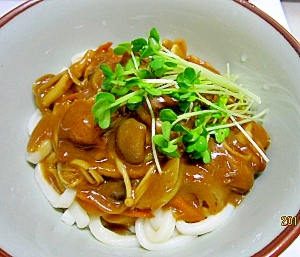 ５分でできちゃう　きのこのカレーうどん