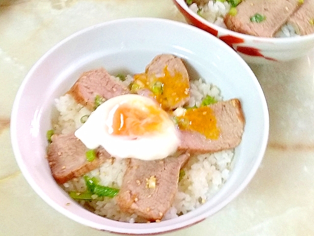 豚ロースブロックで作る！圧力鍋煮豚の温泉卵丼♪