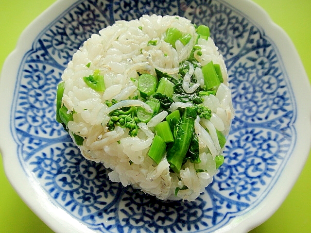 菜の花としらすのおにぎり レシピ 作り方 By Mint74 楽天レシピ