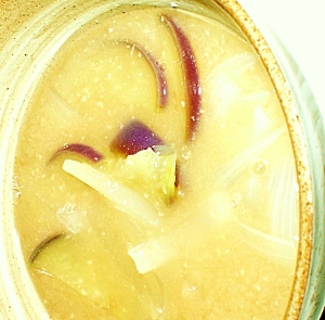 サツマイモのクリーミーお味噌汁