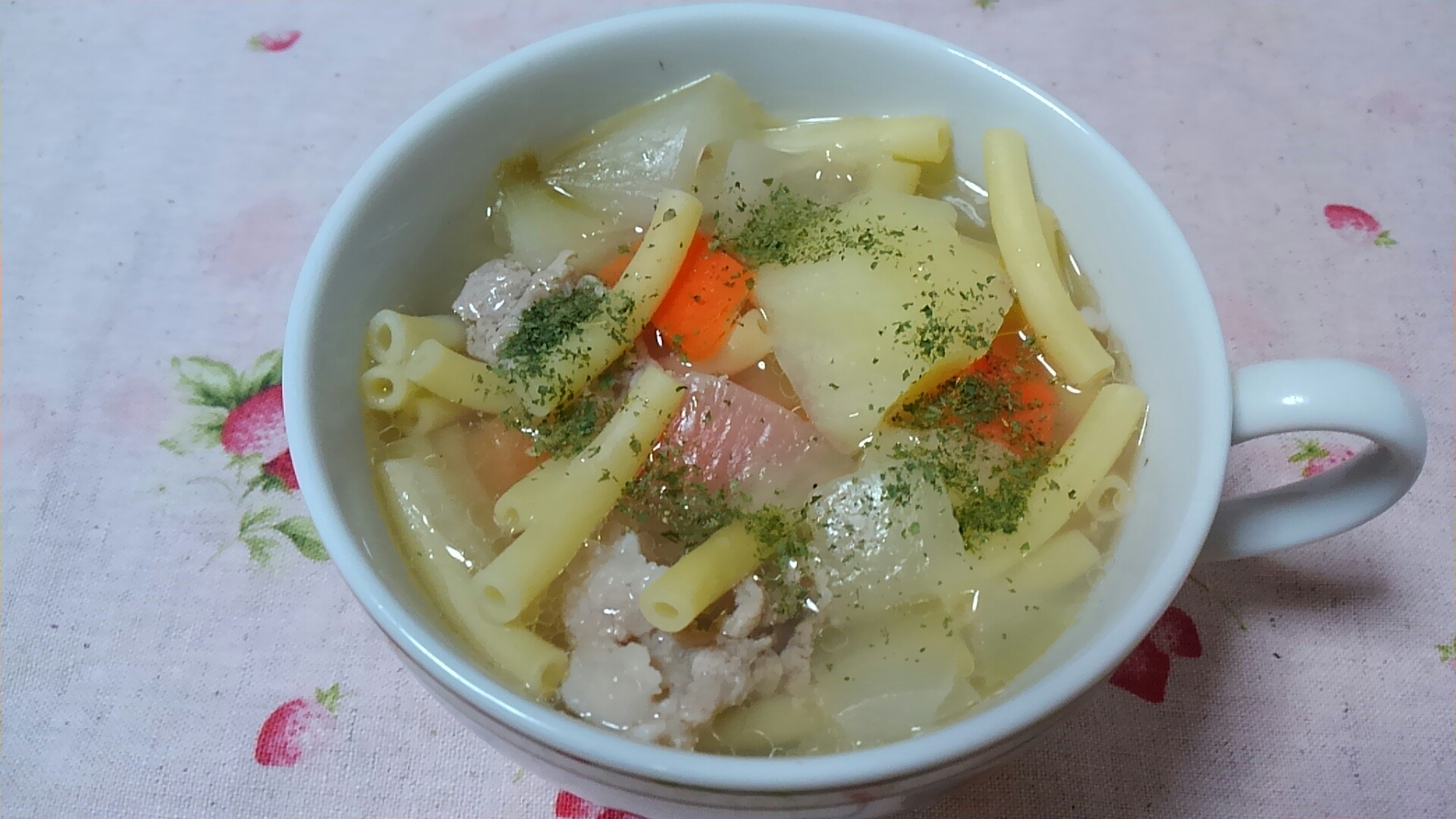マカロニと野菜と豚肉のスープ☆