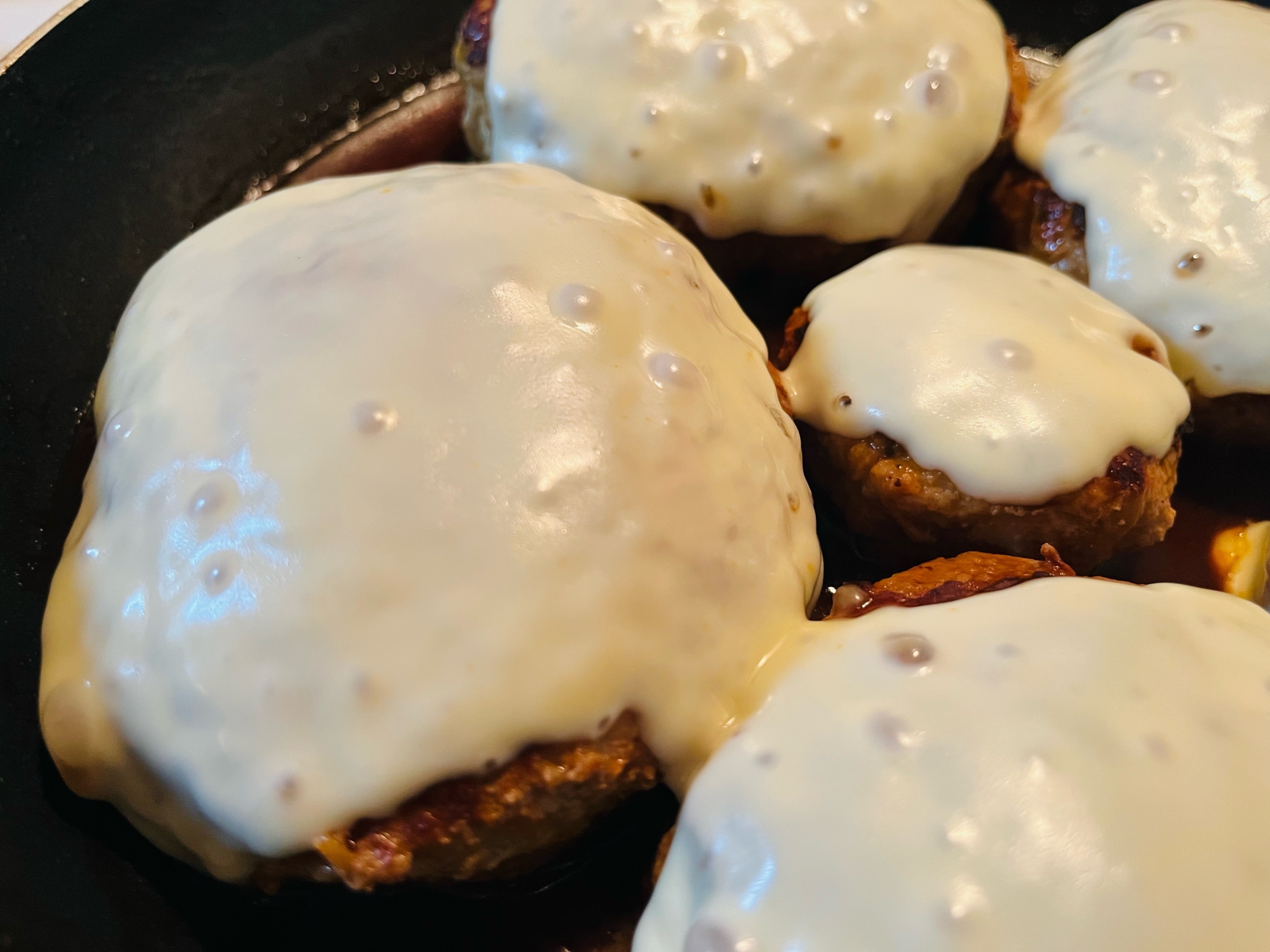 パーティーに！子ども大好き♡チーズハンバーグ