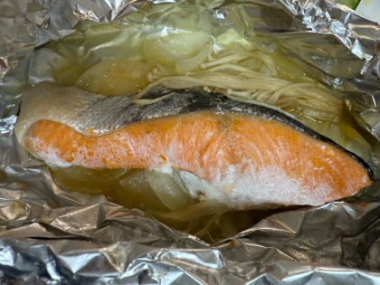 包んで　焼くだけ～。　かんたん鮭のホイル焼き