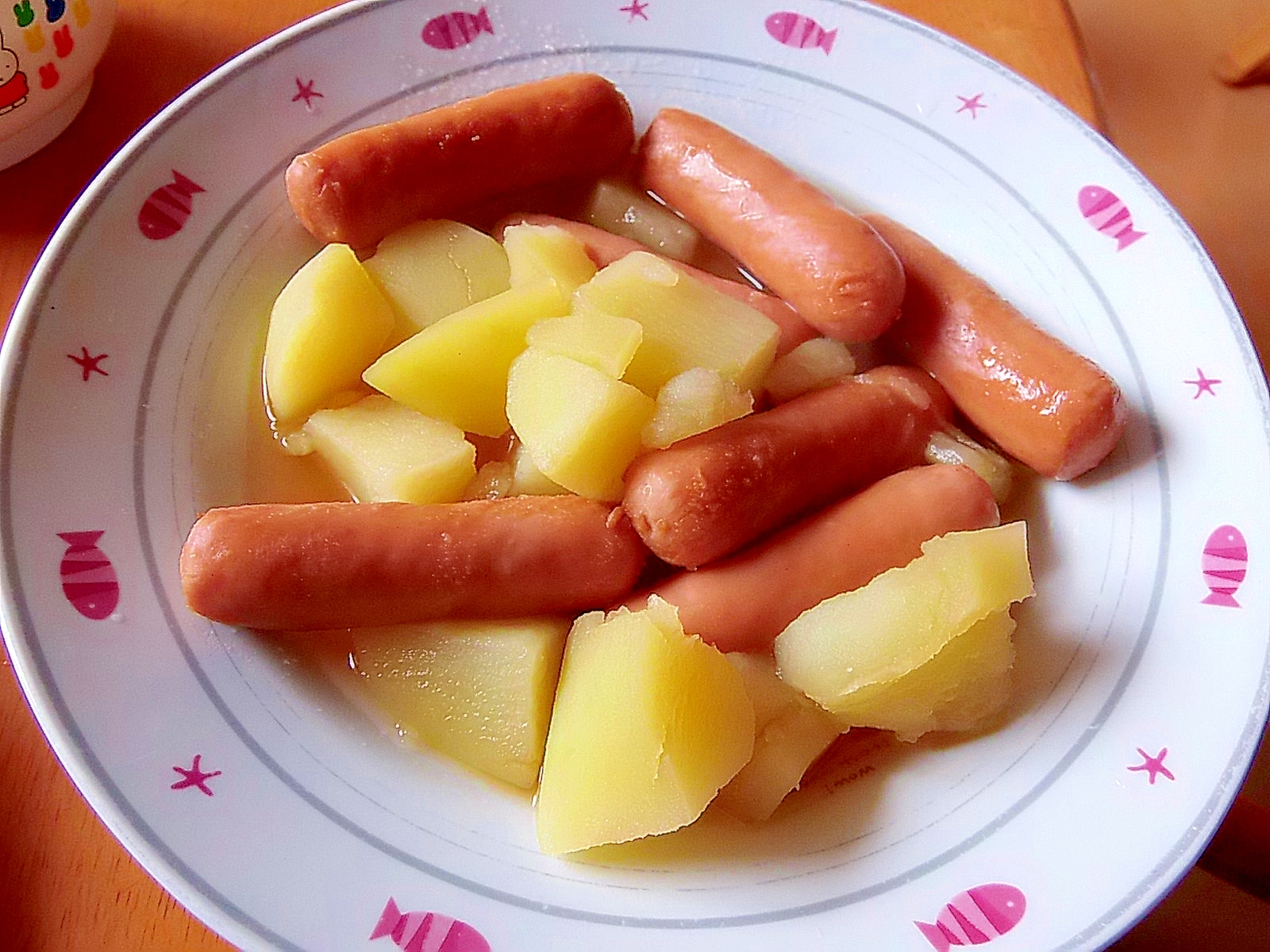 じゃがいもとウィンナーの煮物