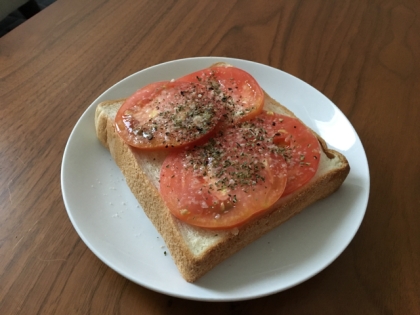 ☆オリーブオイルで♪　トマトと粉チーズのトースト☆