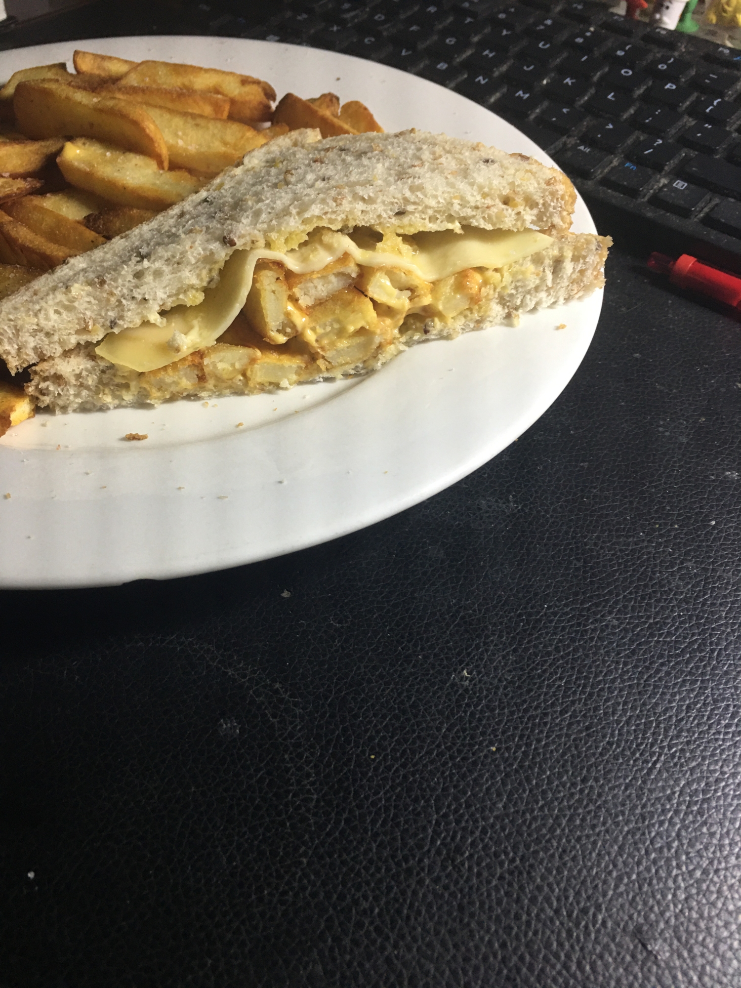 ポテトとチーズで簡単サンドイッチ