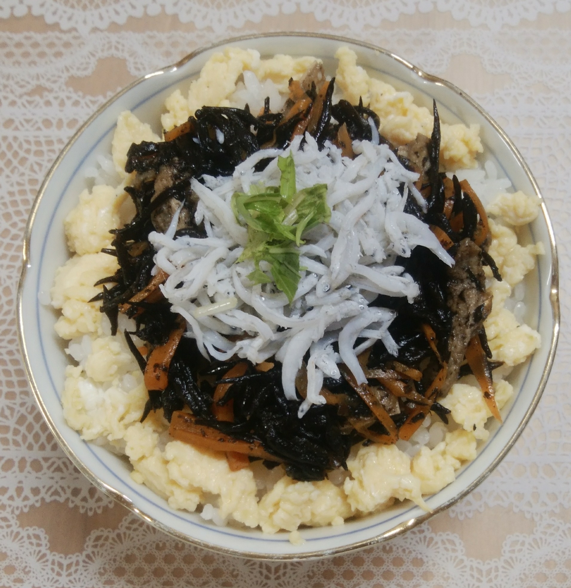 ひじきとしらすと卵のミニ丼❤