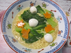 お野菜を入れた可愛いインスタントラーメン