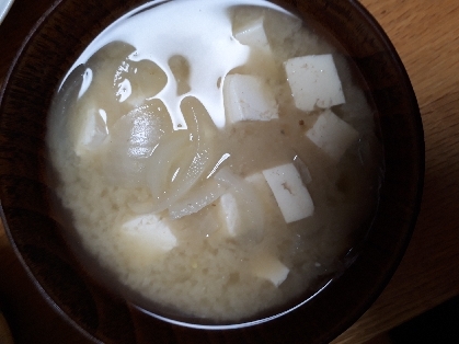 えのきと玉ねぎと豆腐のお味噌汁