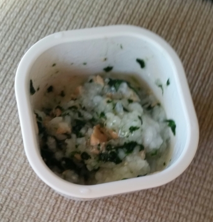 離乳食中期☆鮭とほうれん草のおかゆ