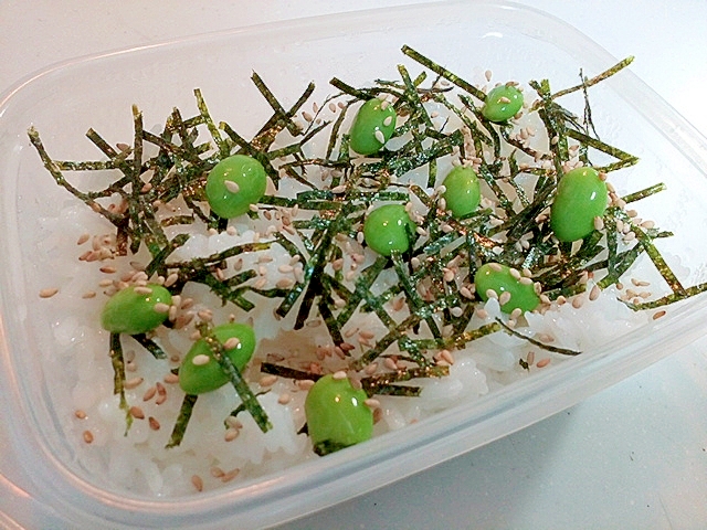 お弁当　刻み海苔と枝豆と白ごまのご飯
