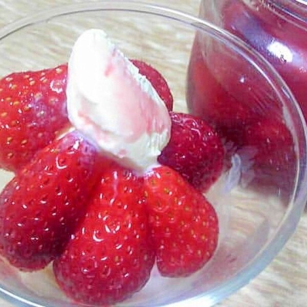 苺とアイスに手作り苺シロップをかけたミニサンデー レシピ 作り方 By デラみーやん 楽天レシピ 苺とアイスに手作り苺シロップをかけたミニサンデー レシピ 作り方 By デラみーやん 楽天レシピ