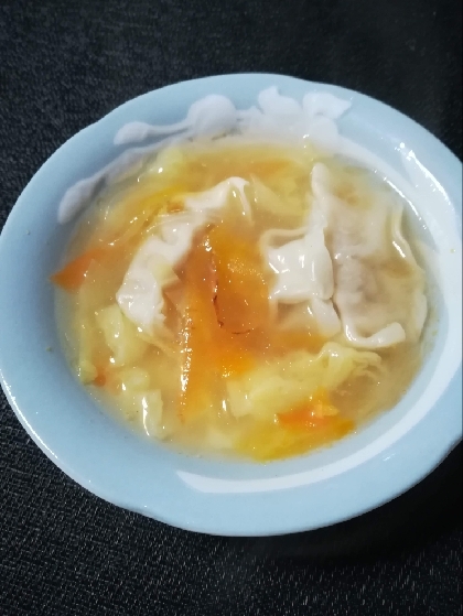 簡単☆水餃子と野菜のスープ