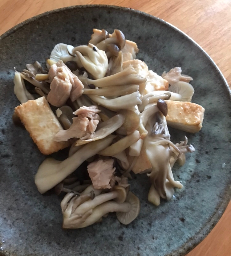 豆腐とキノコ、ツナの炒めもの