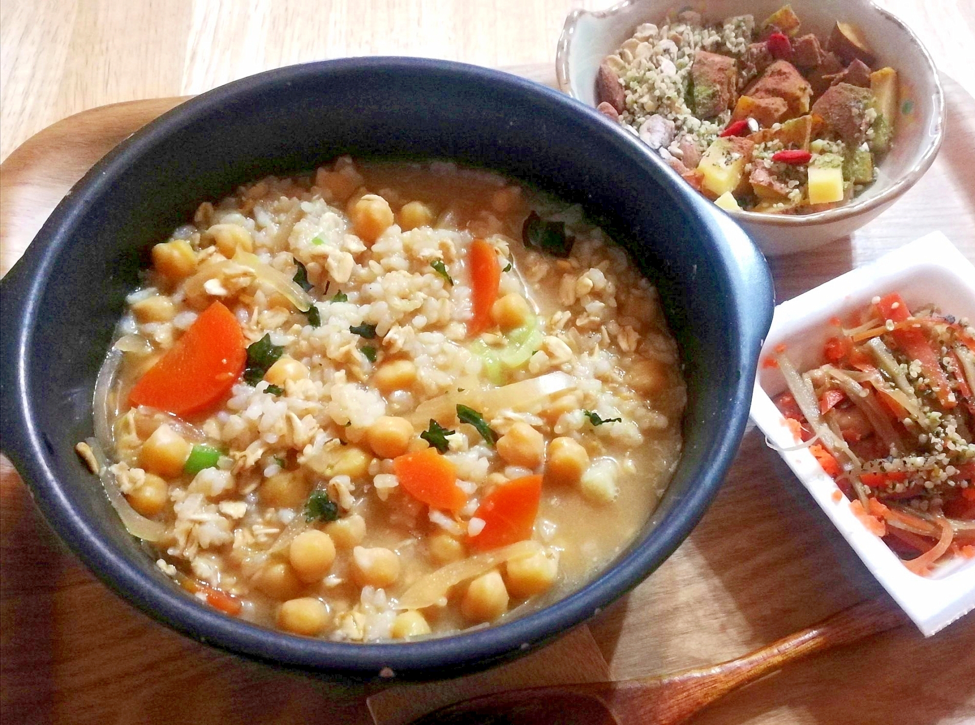 ●ズボラ時短でも食べごたえ●味噌汁アレンジ鍋おじや