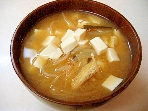 玉ねぎと豆腐の味噌汁 レシピ 作り方 By ぶるぶるらぶ 楽天レシピ