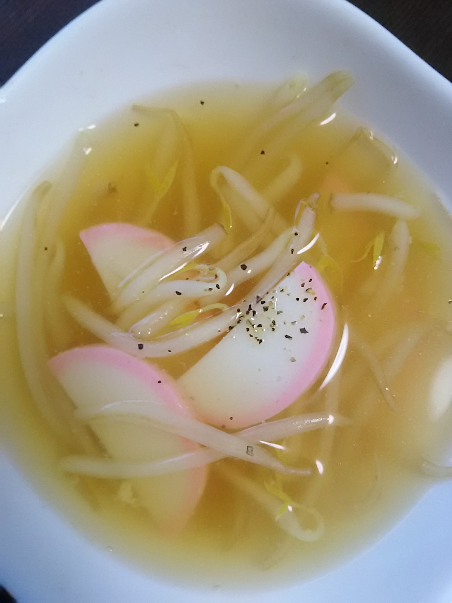 モヤシとカマボコのスープ(^^)