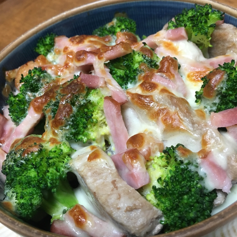 豚ヒレ肉とブロッコリーの簡単グラタン