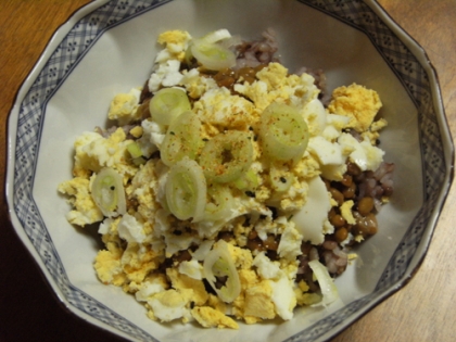 スゴいボリュームで美味しく完食♪ネギは普通のだけど（謝）。茹で卵は握力で潰したｗまな板なし♪七味も忘れなかったし♪Ｎ字マヨ、喜んで貰えて嬉しい♪ご馳走様でした！