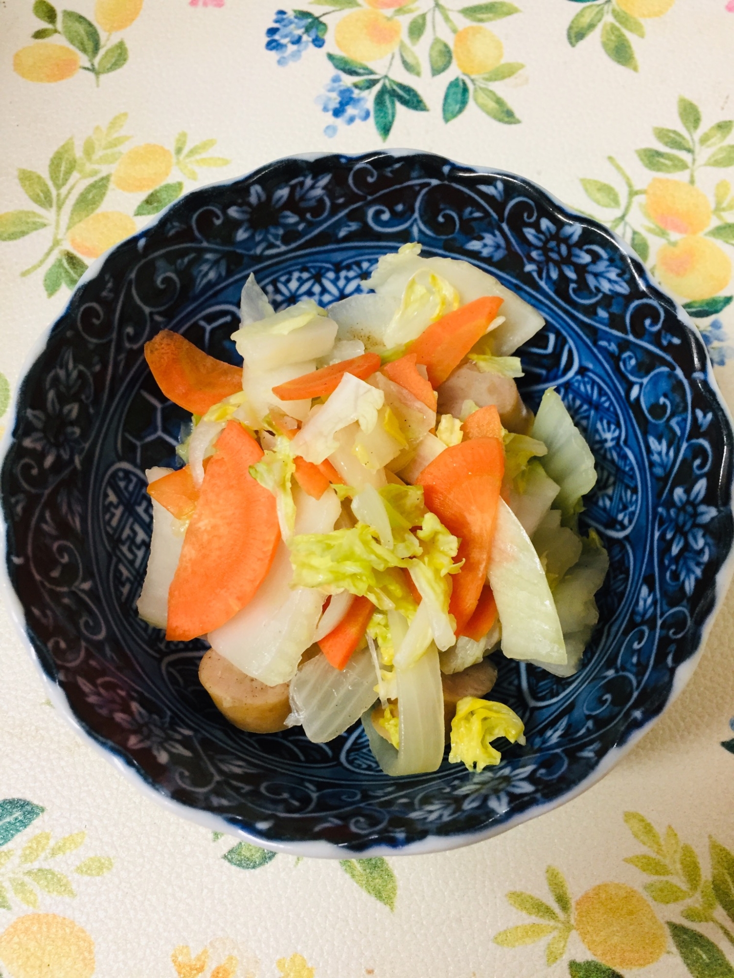 ウインナーと白菜と玉ねぎと人参のあっさり炒め