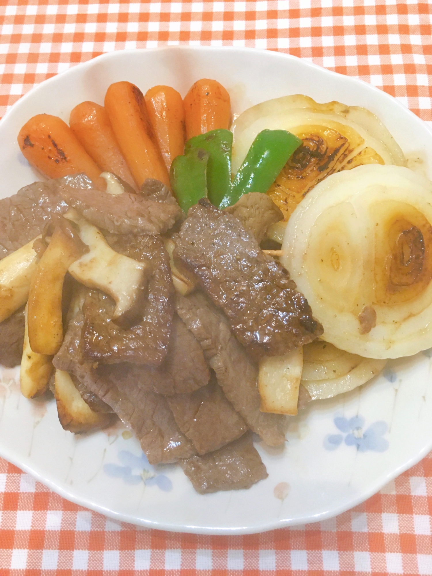 肉汁たっぷり☆牛肉と野菜のフライパン炒め❣️