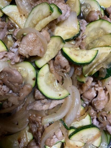 豚肉とズッキーニの炒め物