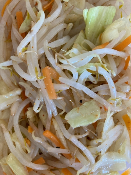 もやしとニンジン、ピーマンのめんつゆ和え☆お手軽に