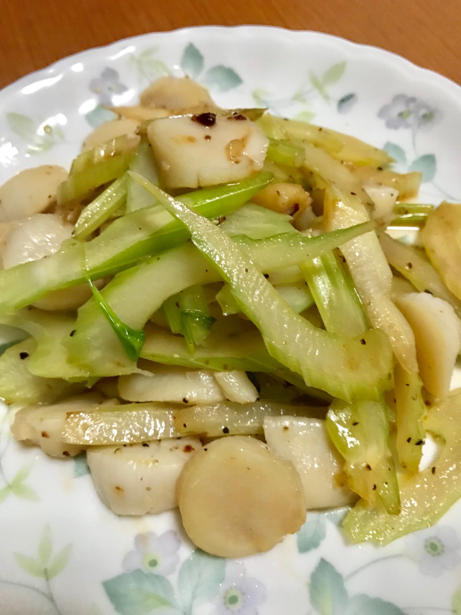 ホタテとセロリの中華風炒め レシピ 作り方 By よちょこ 楽天レシピ