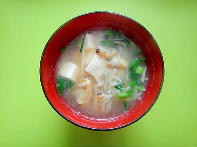 豆腐と切り干し大根あさりの味噌汁