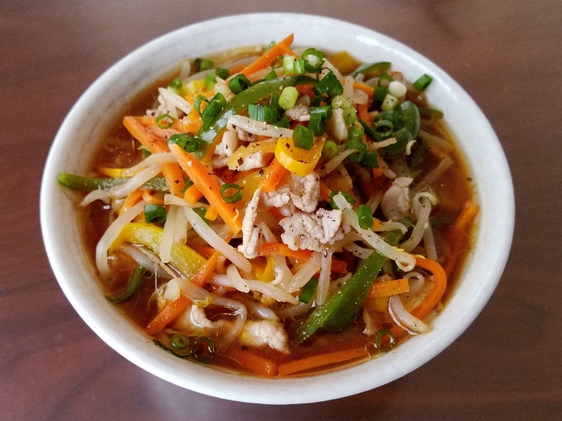 野菜たっぷりの醤油ラーメン（日清ラ王）