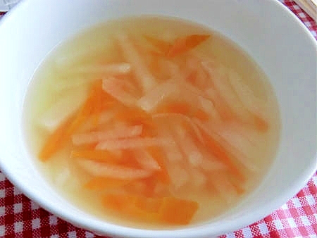 大根とにんじんの紅白スープ！