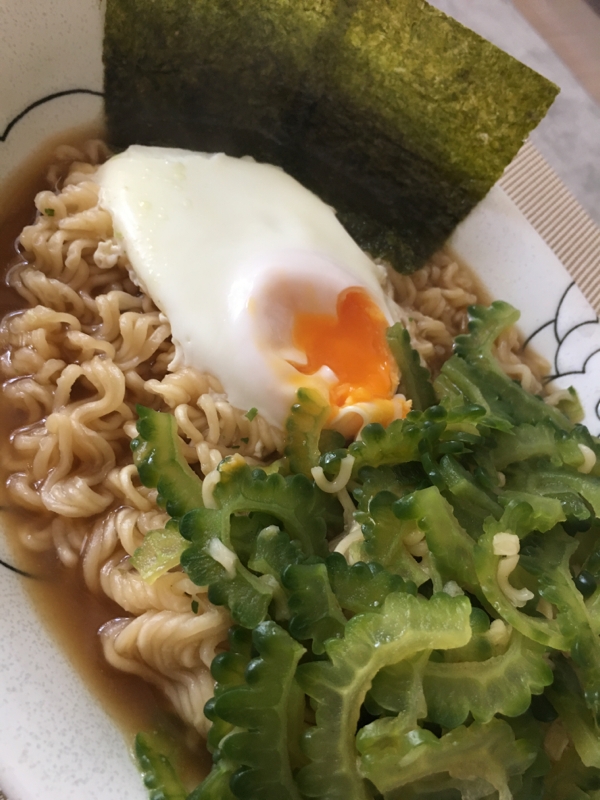 ゴーヤたっぷりインスタントラーメン