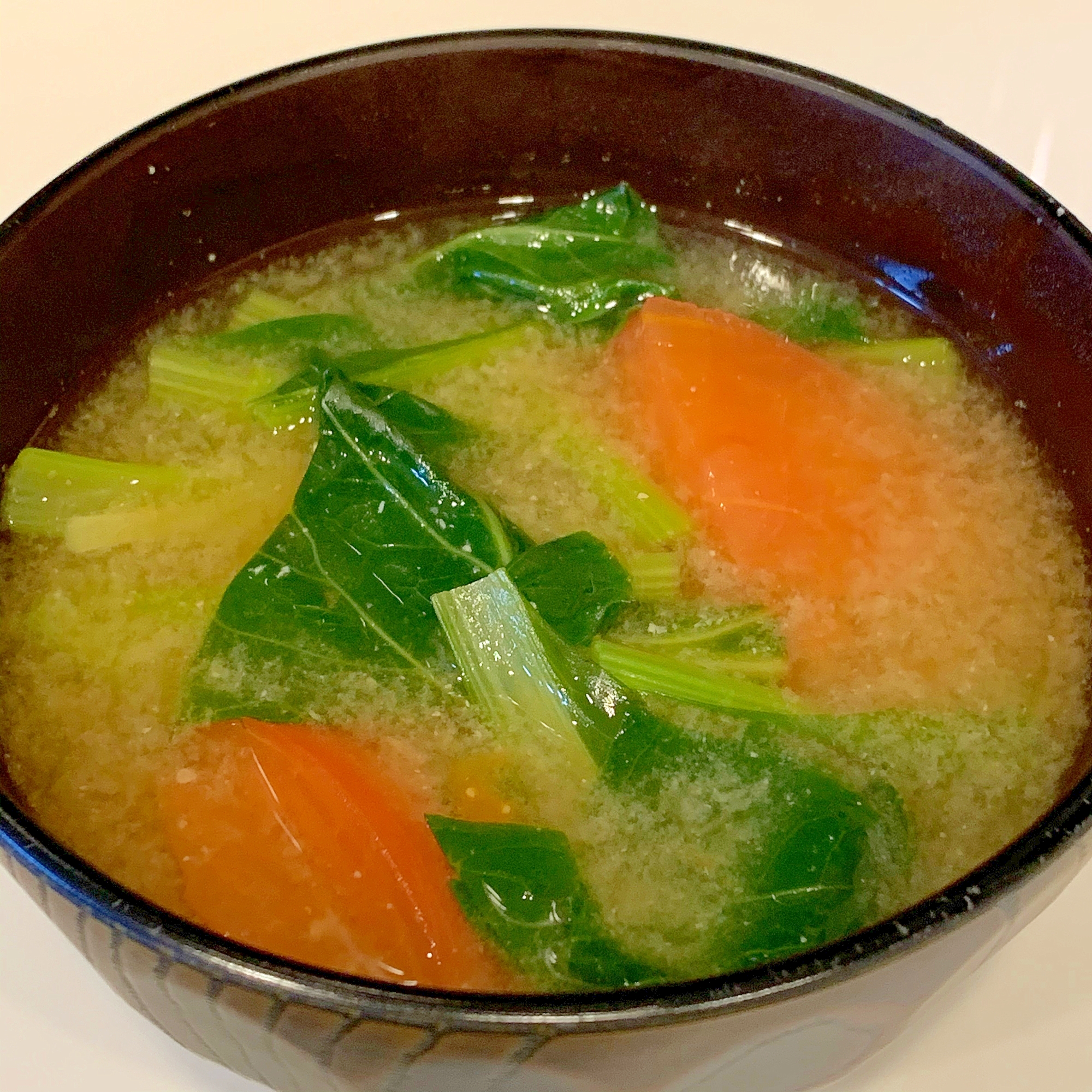 小松菜とトマトの味噌汁