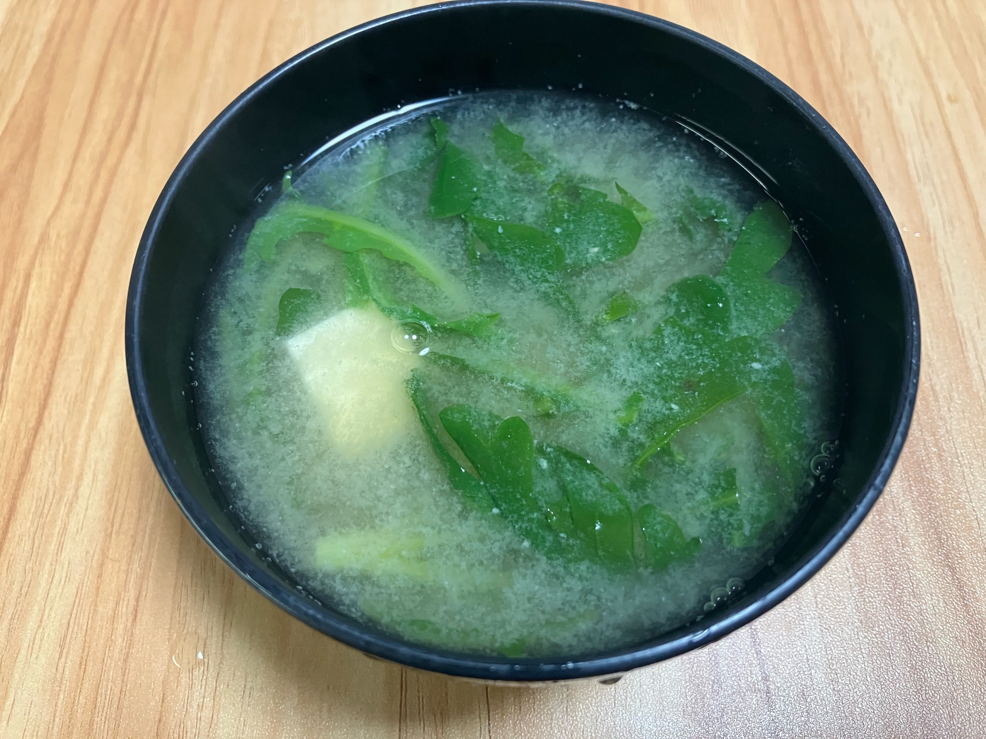 春菊と豆腐の味噌汁