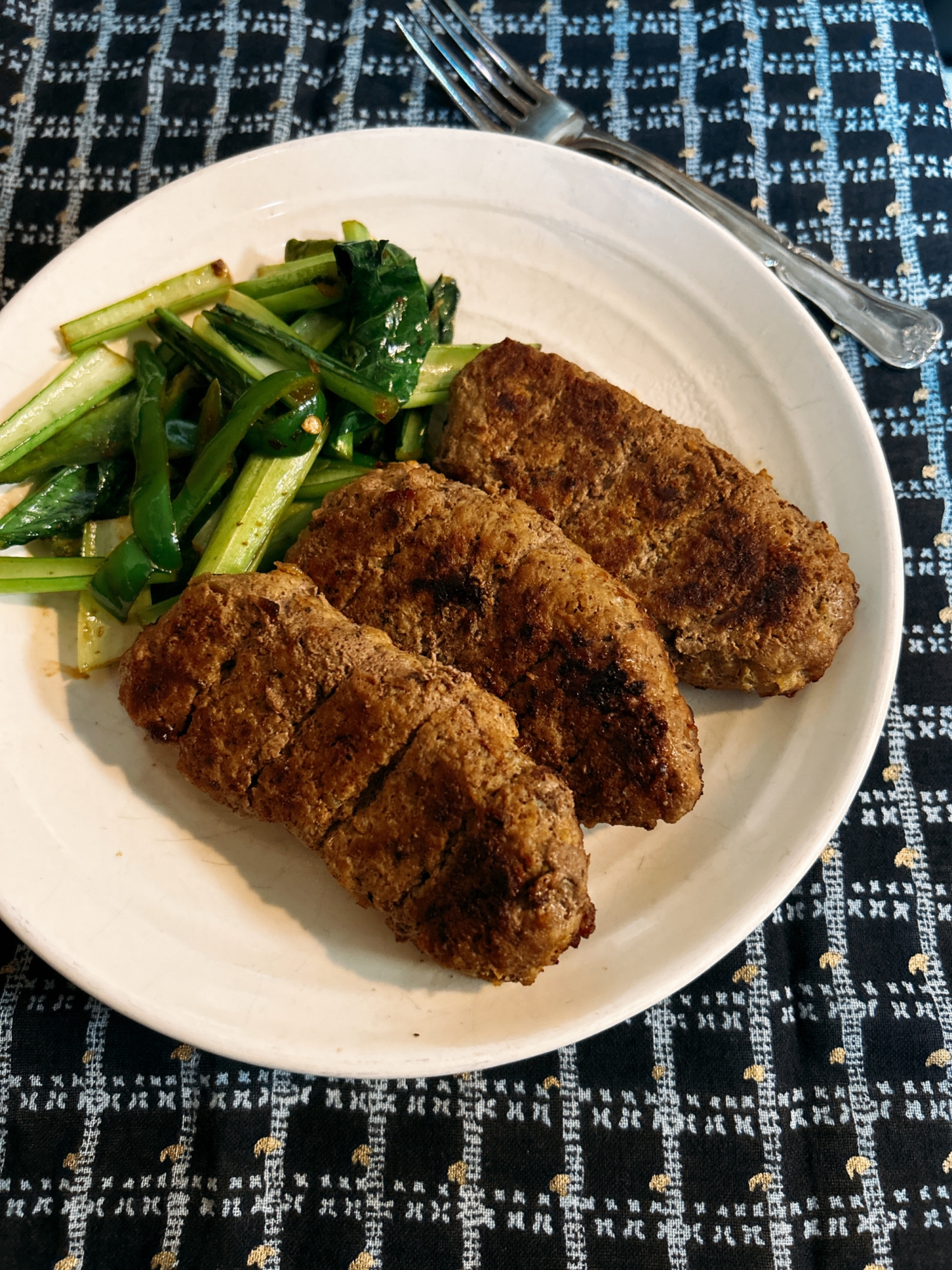 フライパンでクビデケバブ