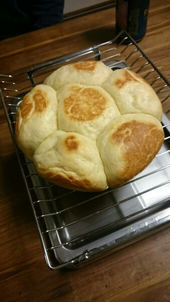 初パン！ちゃんとふくらみました。まさか自分にも出来るなんて…しかも炊飯器で！！感動をありがとうございます。