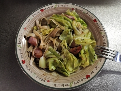 ごま油で！キャベツとウインナーのスパゲティ