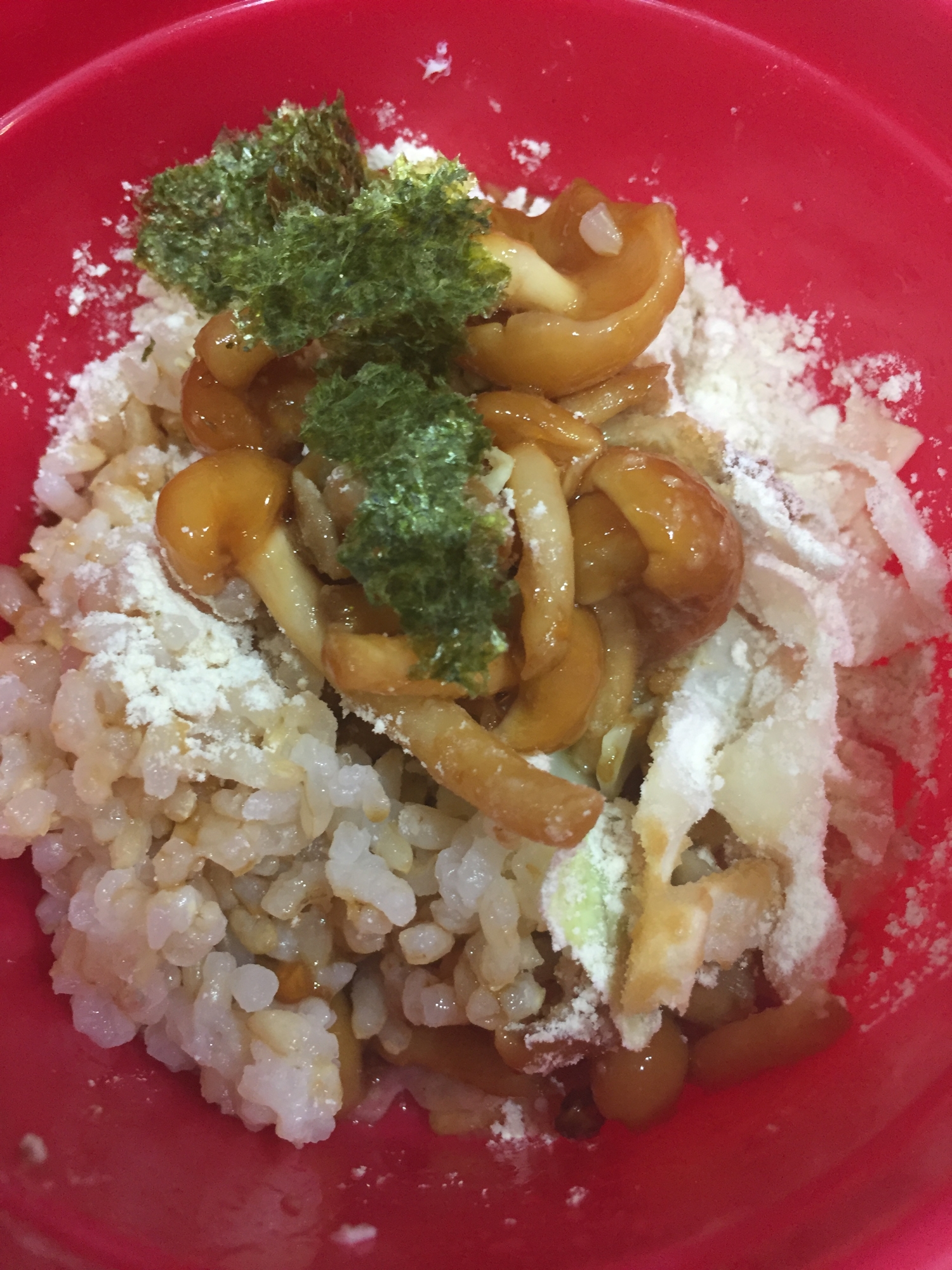 なめこと玄米のとろみ丼！おからパウダーがけ！